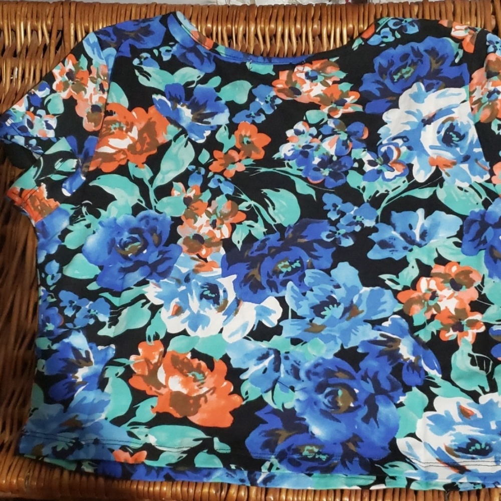 Floral crop top - Picture 2 of 2